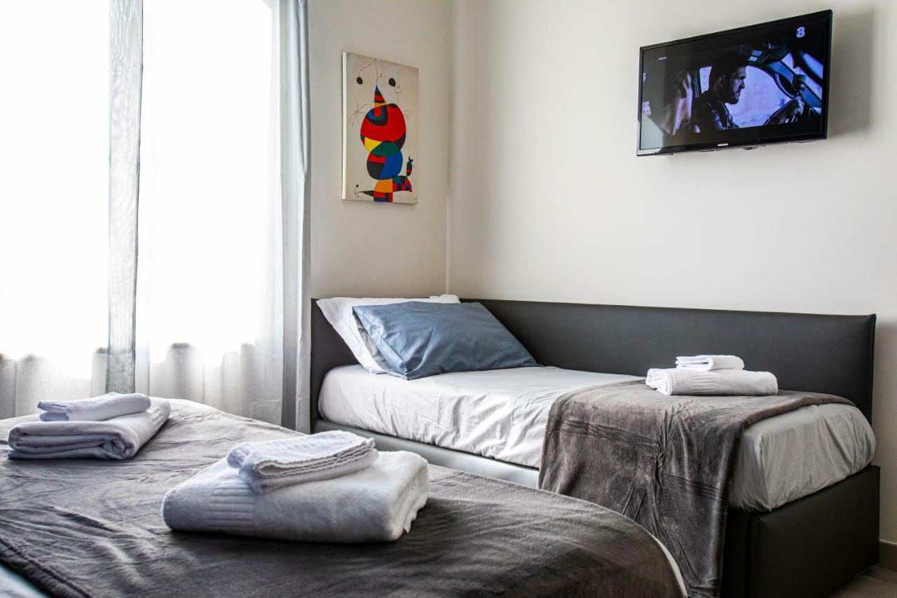 Hotel Garibaldi 136 Napoli Esterno foto